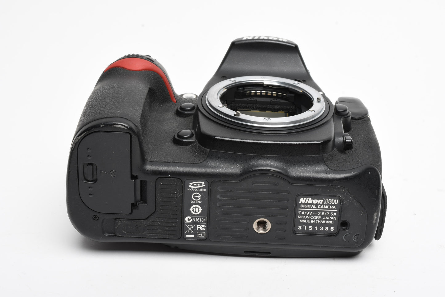 Nikon D300 DSLR Body, batt, charger 23,287 Acts, clean