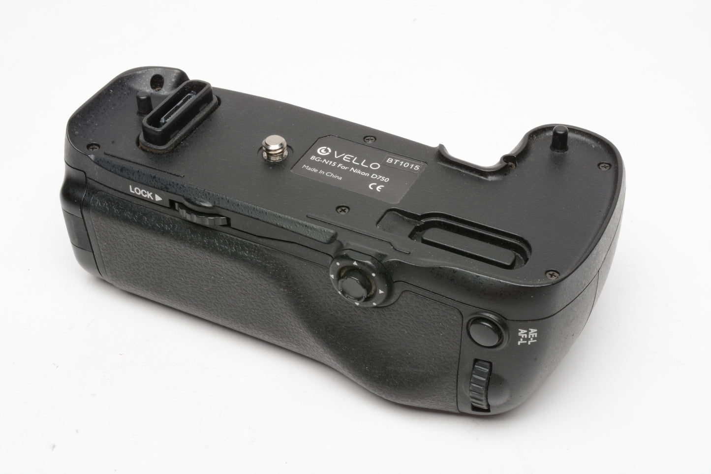 Vello BG-N15 battery grip w/AA & Lithium battery compartments, very clean, boxed D750