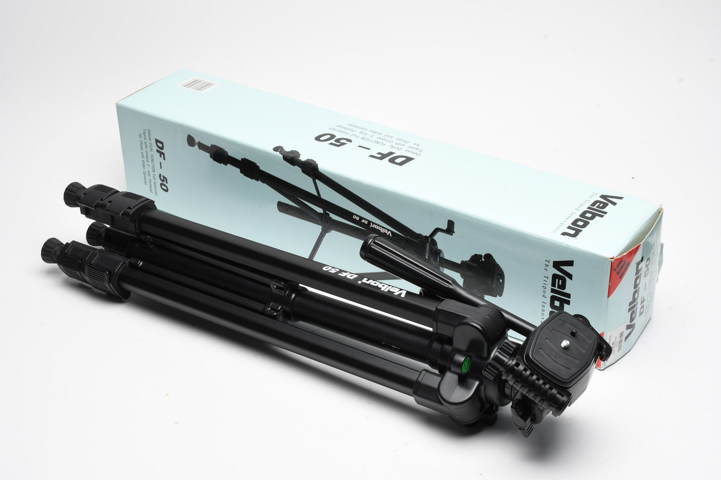 Velbon DF-50 tripod w/Pan head and QR plate, nice and clean, boxed