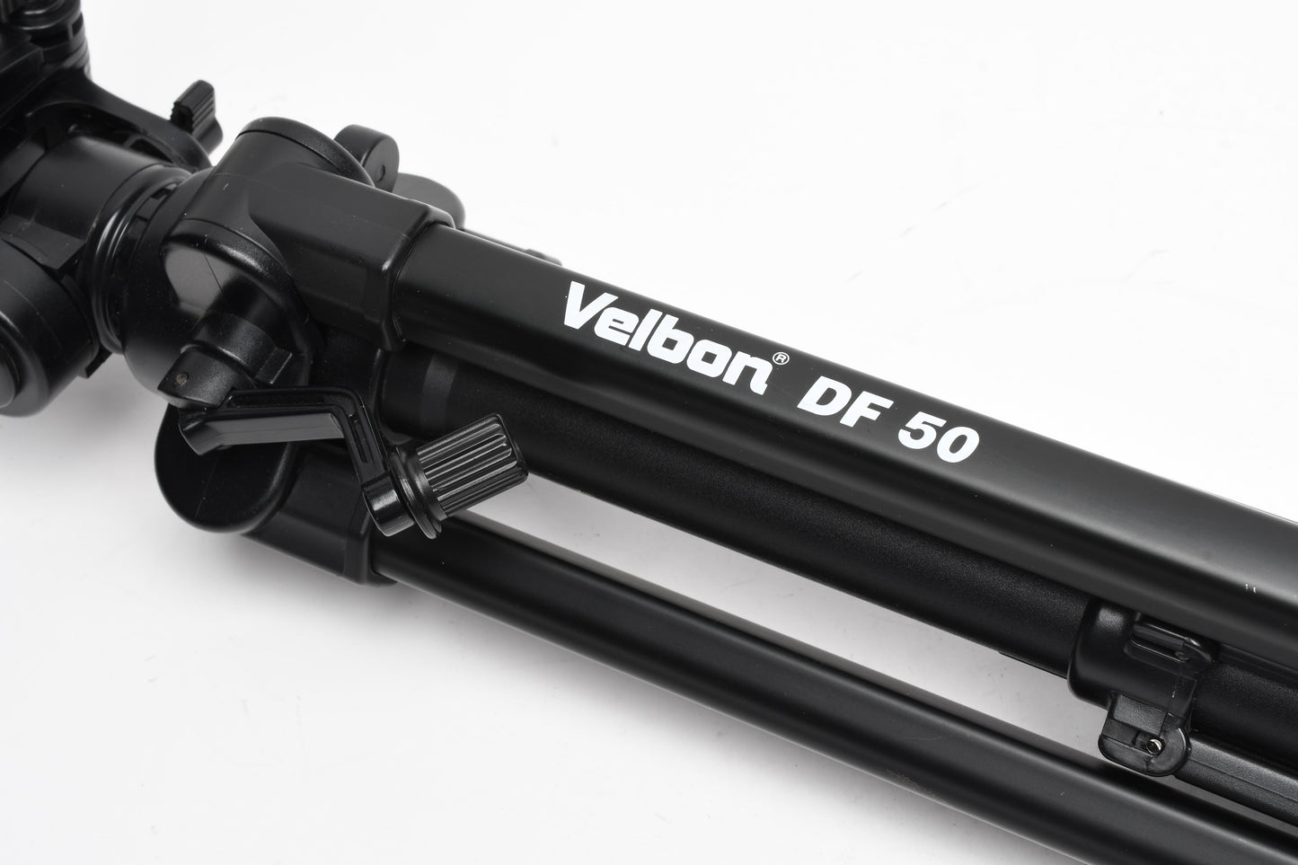 Velbon DF-50 tripod w/Pan head and QR plate, nice and clean, boxed