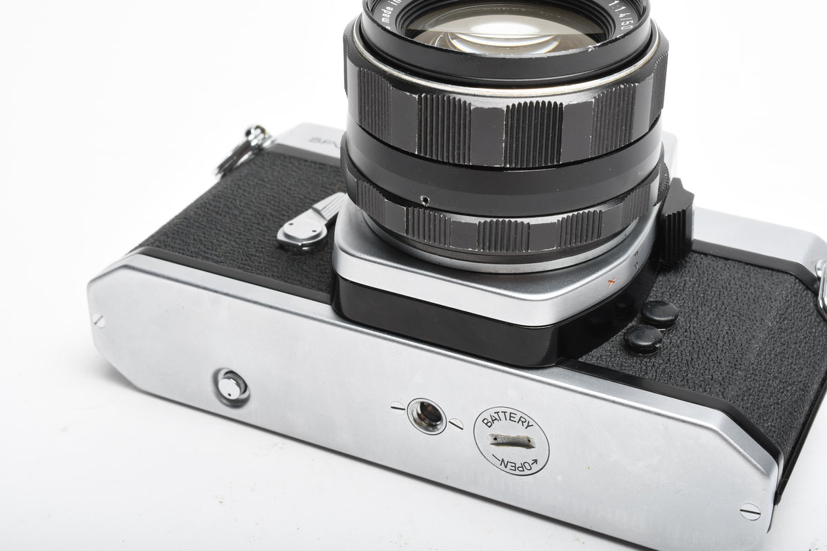 Pentax Spotmatic SP 35mm SLR w/50mm f1.4 Super Takumar, Tested, New seals, Great!
