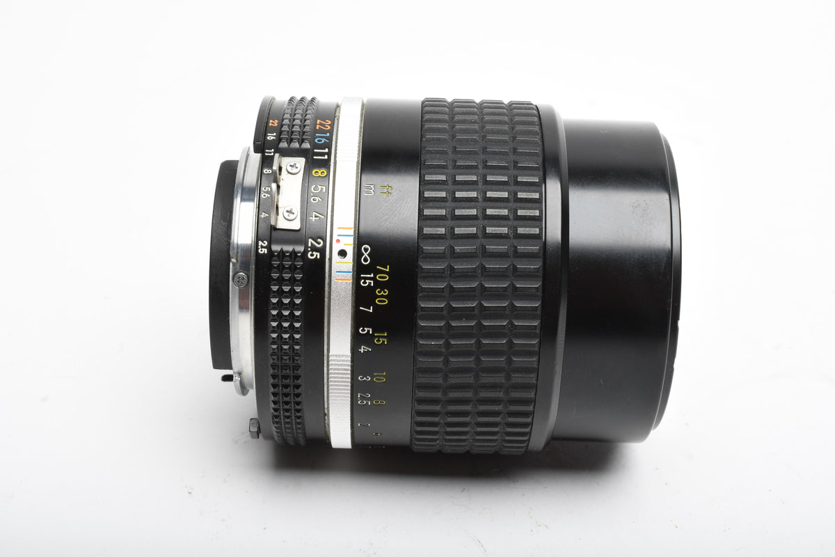 Nikon Nikkor 105mm f2.5 AiS Portrait lens, Great!  Very sharp!