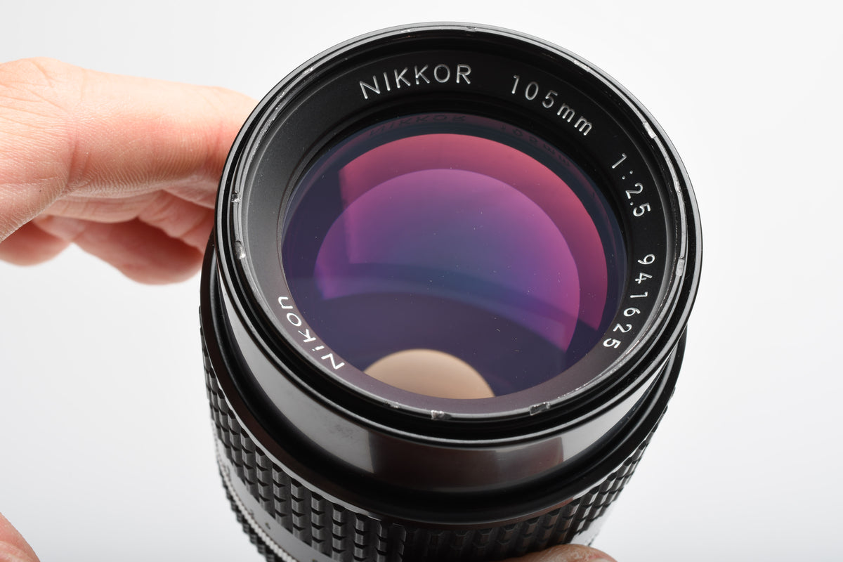 Nikon Nikkor 105mm f2.5 AiS Portrait lens, Great!  Very sharp!