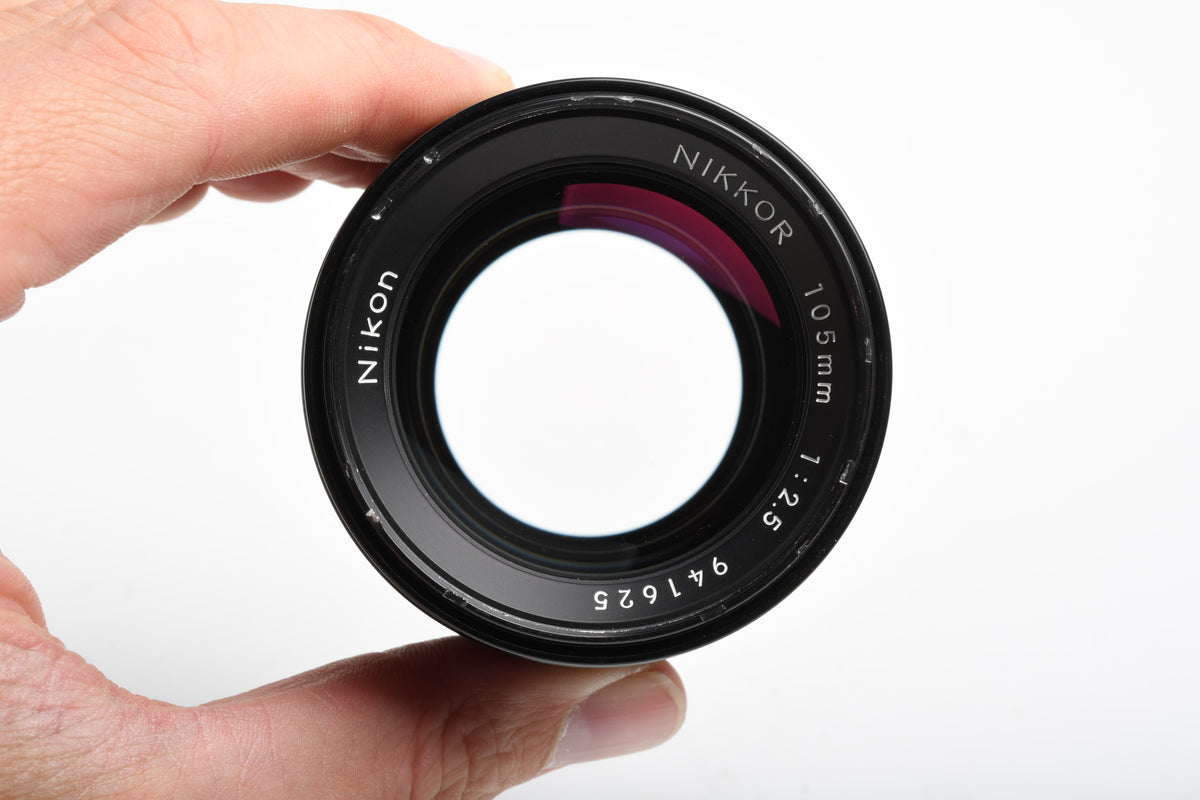 Nikon Nikkor 105mm f2.5 AiS Portrait lens, Great!  Very sharp!