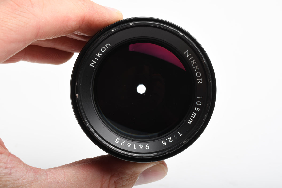 Nikon Nikkor 105mm f2.5 AiS Portrait lens, Great!  Very sharp!