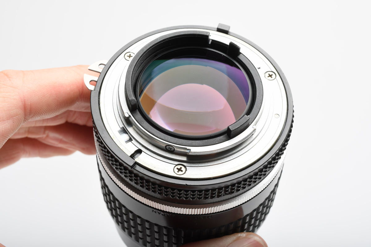 Nikon Nikkor 105mm f2.5 AiS Portrait lens, Great!  Very sharp!