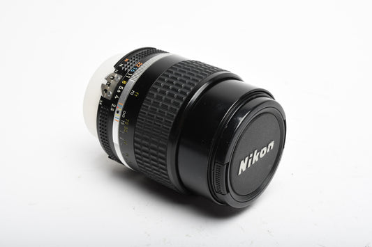 Nikon Nikkor 105mm f2.5 AiS Portrait lens, Great!  Very sharp!
