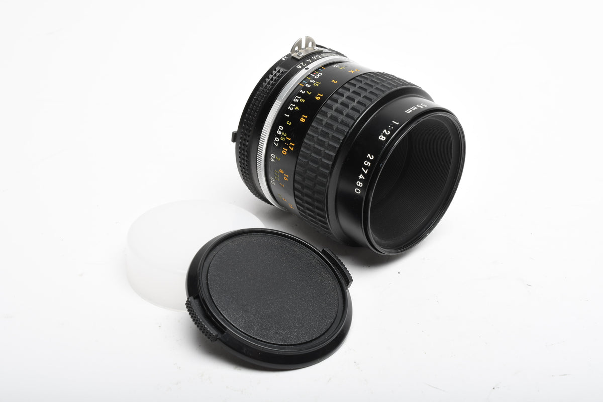 Nikon Nikkor 55mm f2.8 AIs Micro lens, nice and sharp!