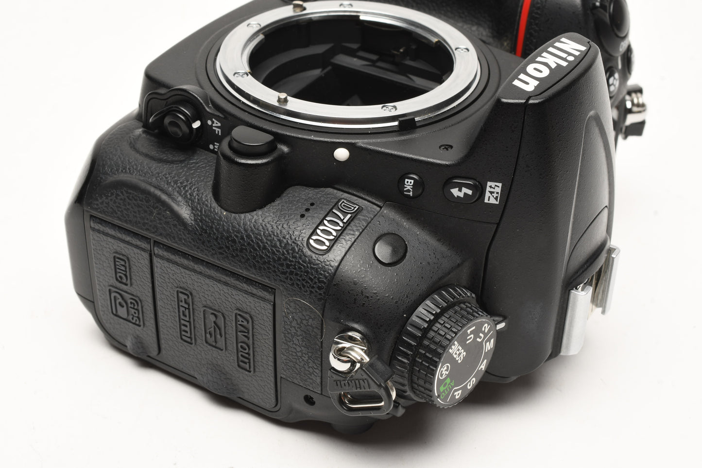 Nikon D7000 16.2MP DSLR, batt, charger, strap, Only 36K Acts! Very clean