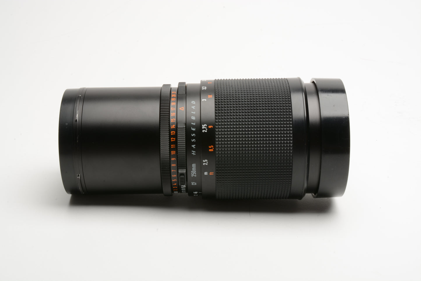 Hasselblad Carl Zeiss CF 250mm F5..6 T* lens, Caps, Mint-