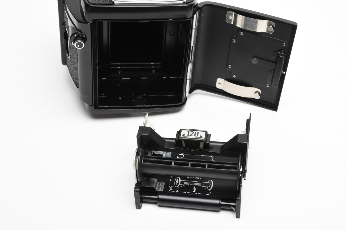 Mamiya 645 Body w/80mm f2.8 lens, WLF, Full CLS, Great!