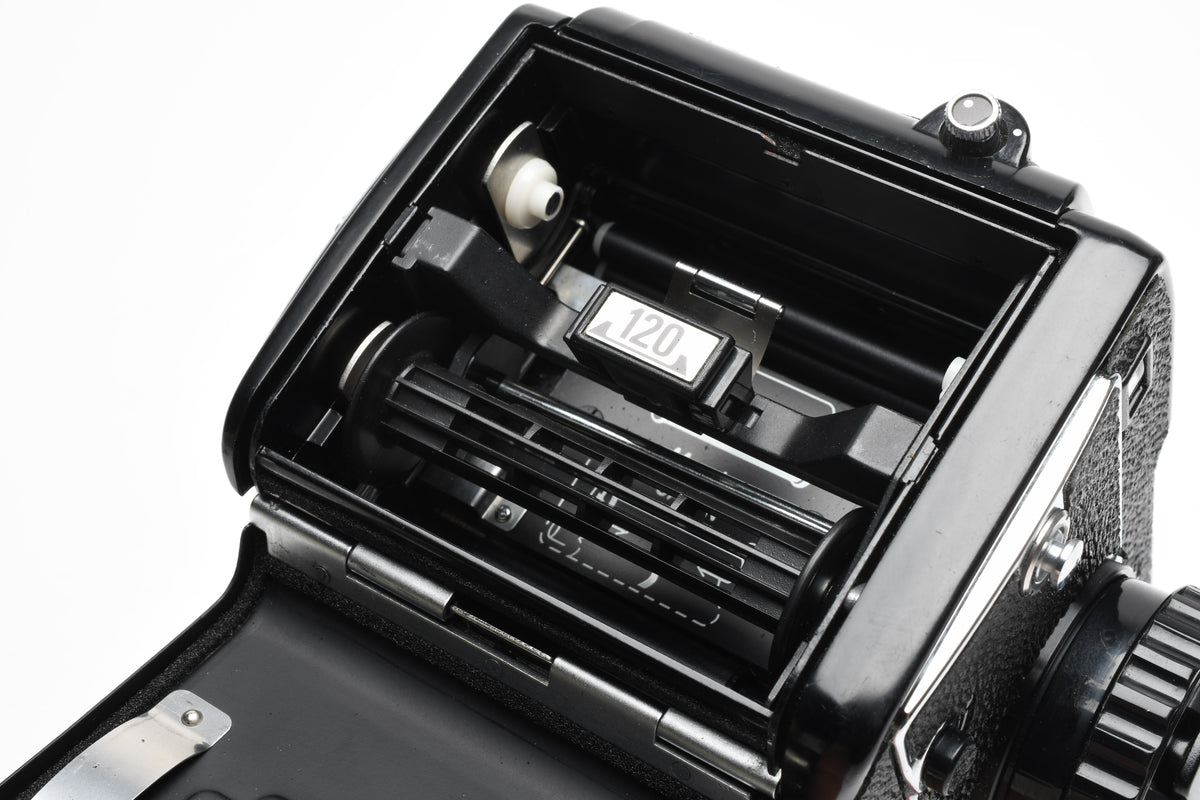 Mamiya 645 Body w/80mm f2.8 lens, WLF, Full CLS, Great!