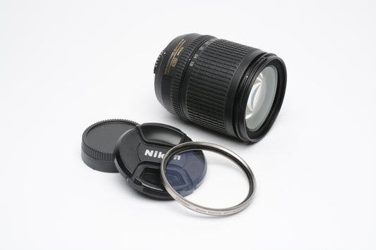 Nikon AF-S Nikkor 18-135mm f3.5-5.6G ED zoom lens, caps + UV, Nice