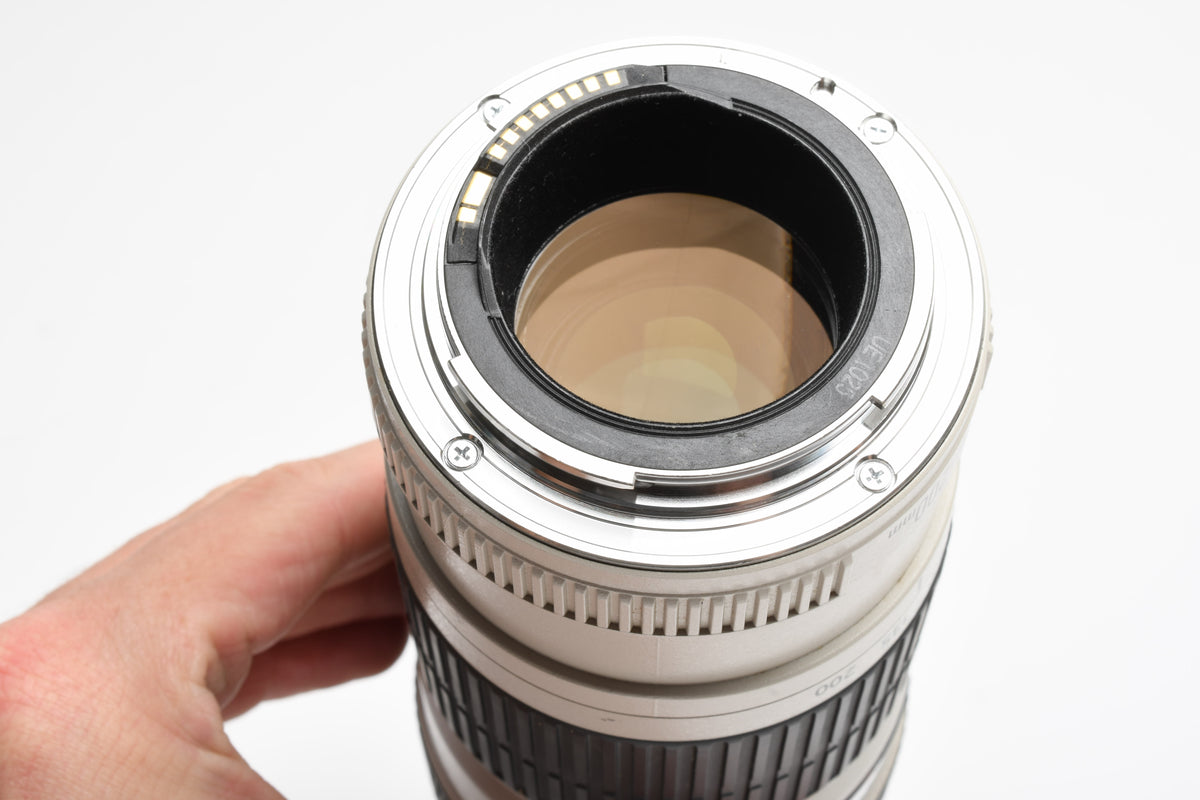 Canon EF 70-200mm f4L USM zoom lens, caps, hood, pouch, Great!