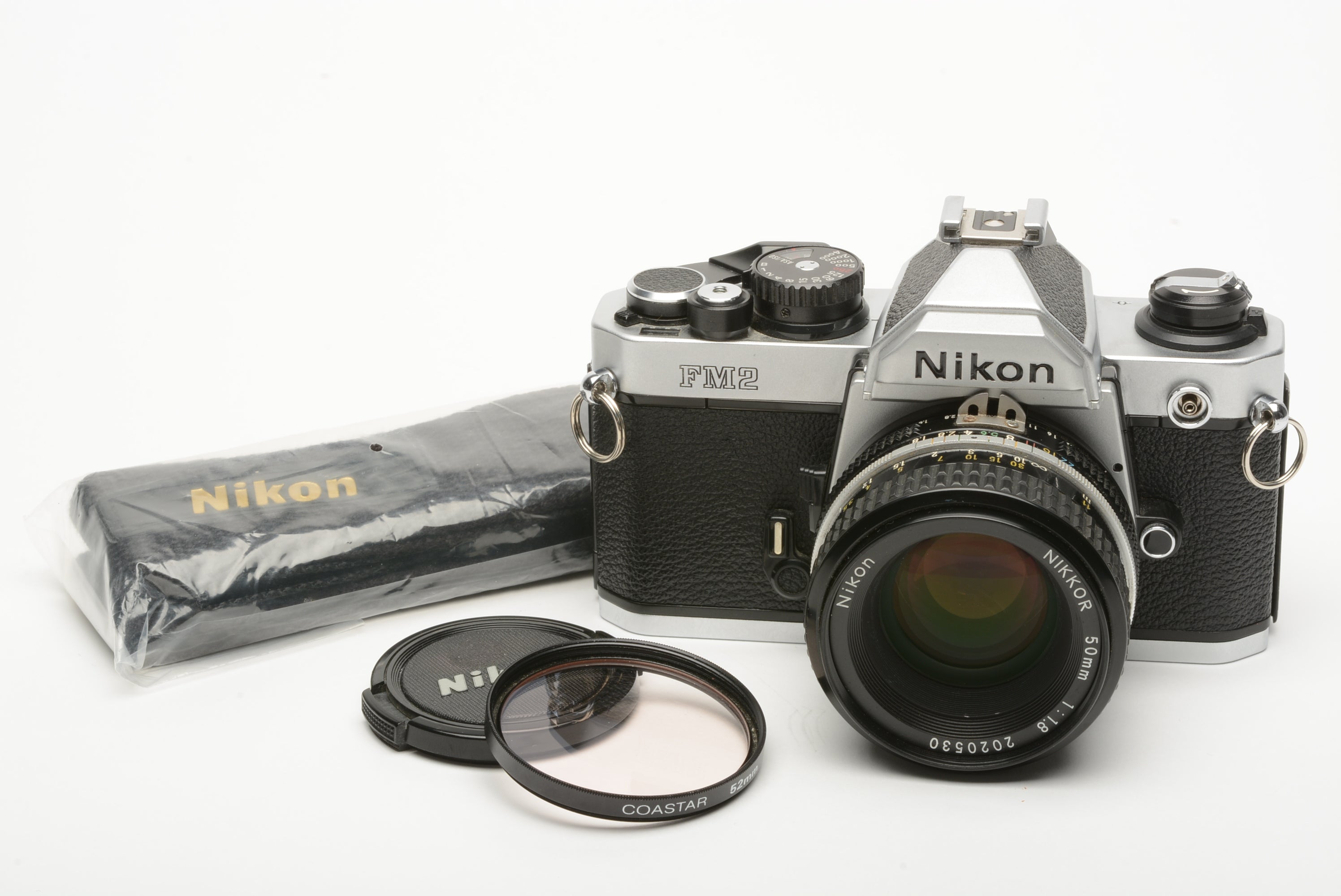 NIkon New FM2 & Nikkor 50mm F1.8（おまけ付き） - フィルムカメラ
