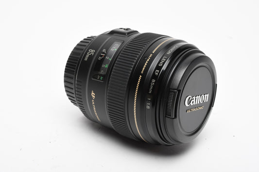 Canon EF 85mm f1.8 USM Portrait lens, Mint-, Caps