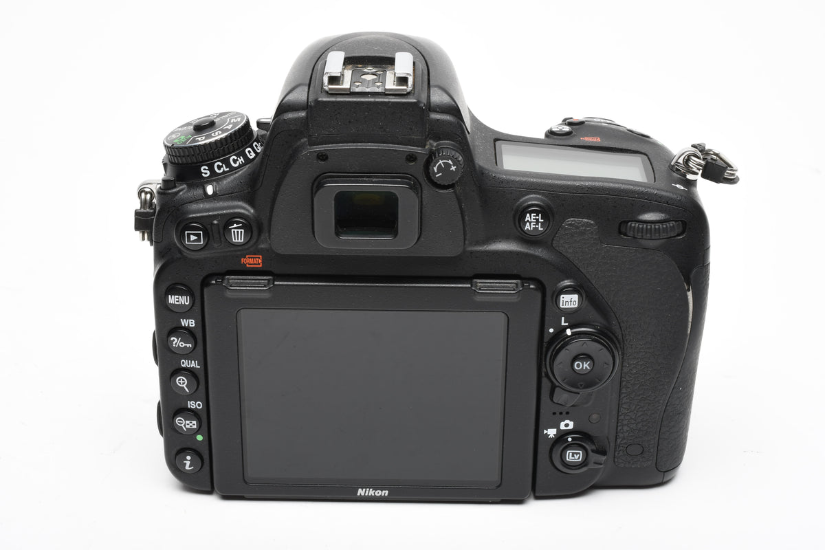 Nikon D750 DSLR Body w/batt, charger, strap, 269K Acts