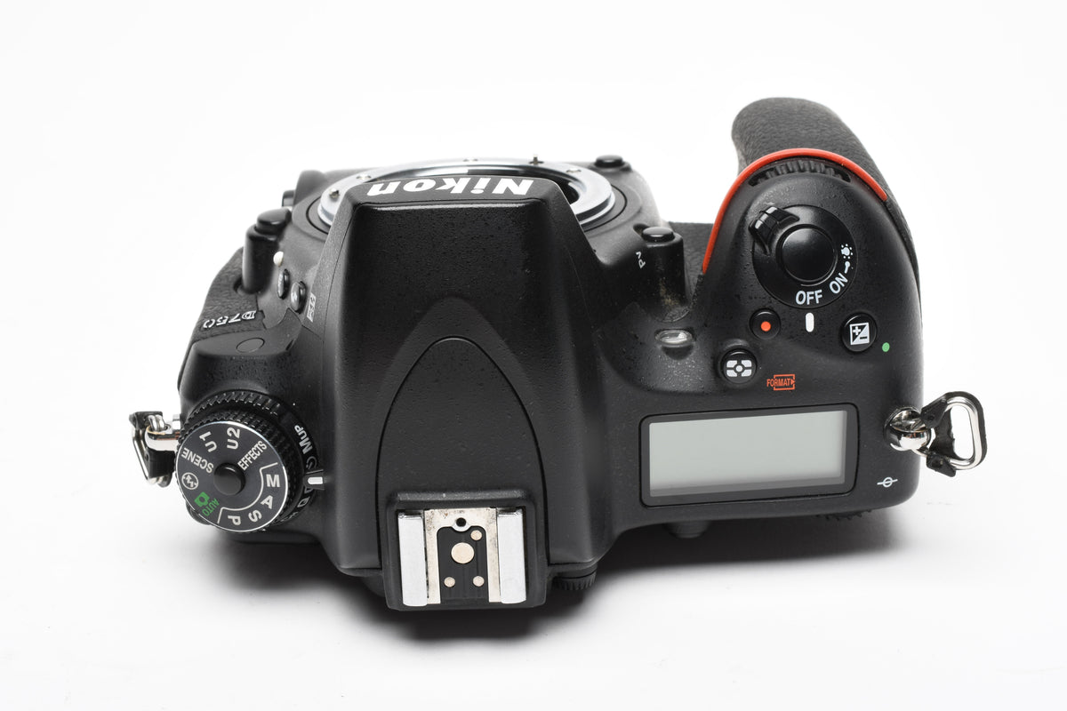 Nikon D750 DSLR Body w/batt, charger, strap, 269K Acts