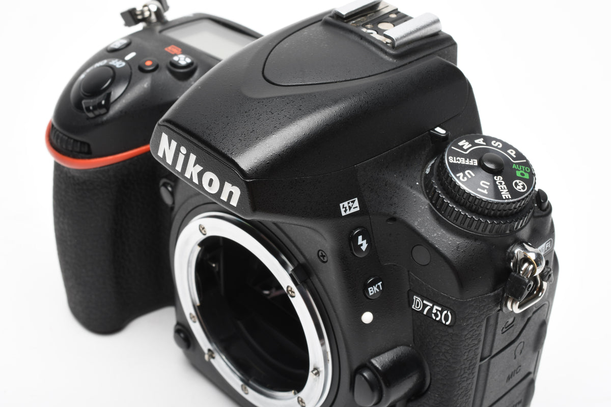 Nikon D750 DSLR Body w/batt, charger, strap, 269K Acts