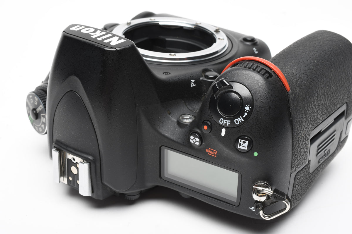 Nikon D750 DSLR Body w/batt, charger, strap, 269K Acts