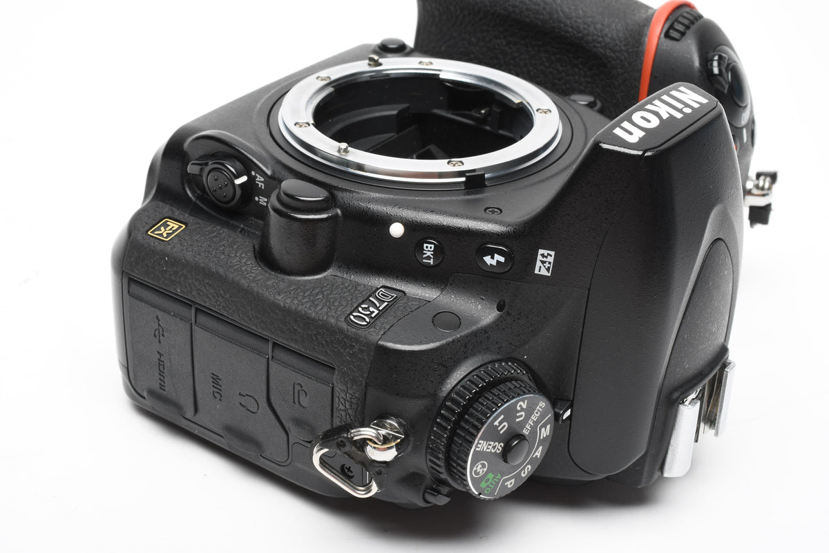 Nikon D750 DSLR Body w/batt, charger, strap, 269K Acts