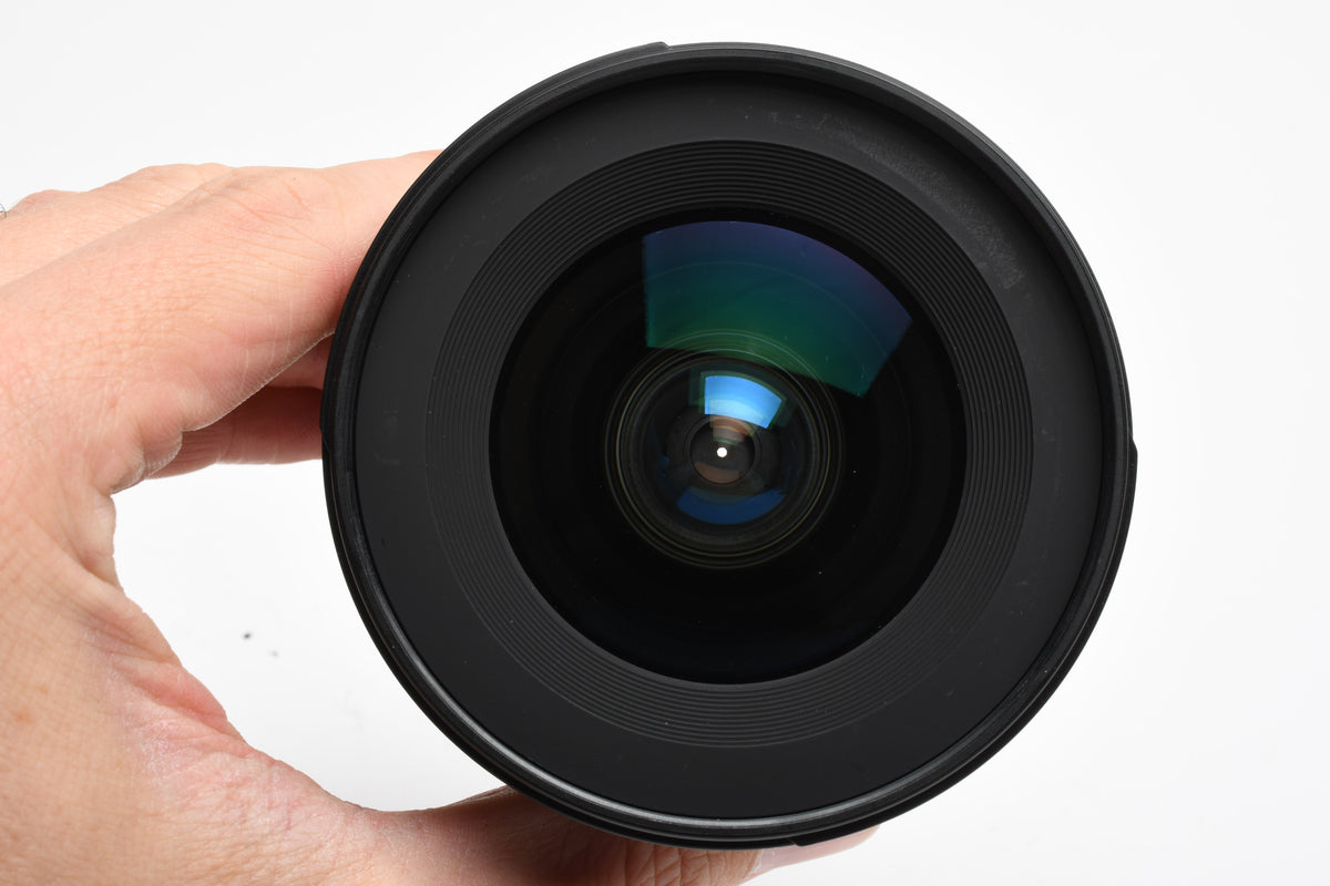 Nikon AF Nikkor 18-35mm f3.5-4.5D ED w/Caps, Great!