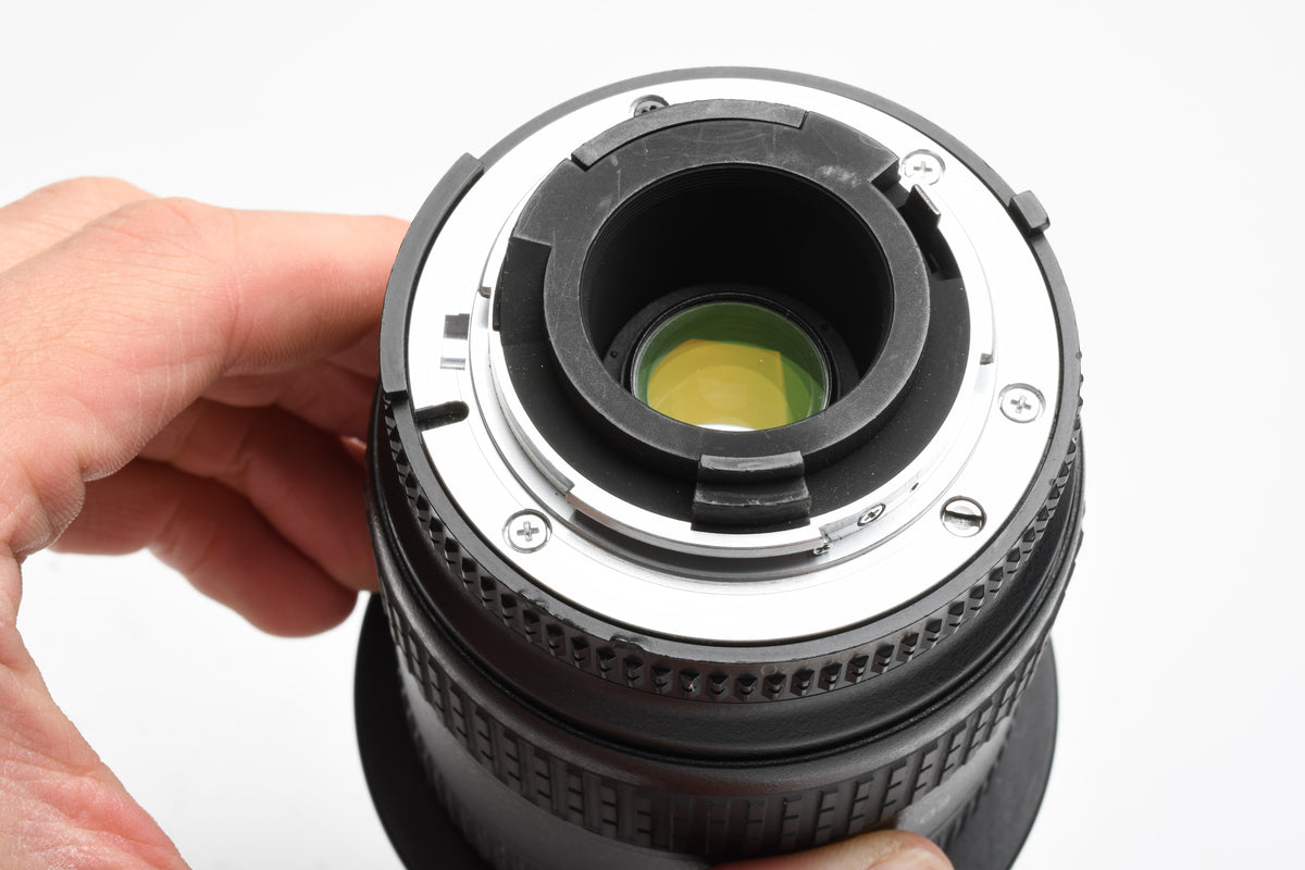 Nikon AF Nikkor 18-35mm f3.5-4.5D ED w/Caps, Great!