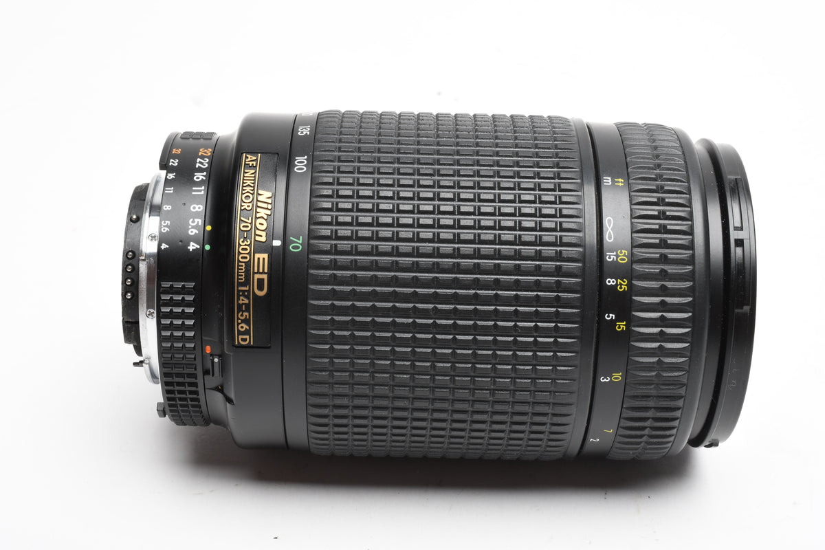 Nikon AF Zoom Nikkor 70-300mm f4-5.6G zoom, Hood+Caps+UV Clean!