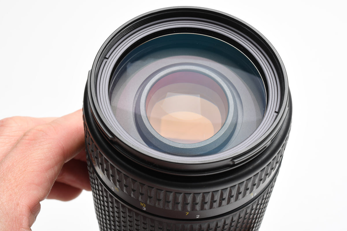 Nikon AF Zoom Nikkor 70-300mm f4-5.6G zoom, Hood+Caps+UV Clean!