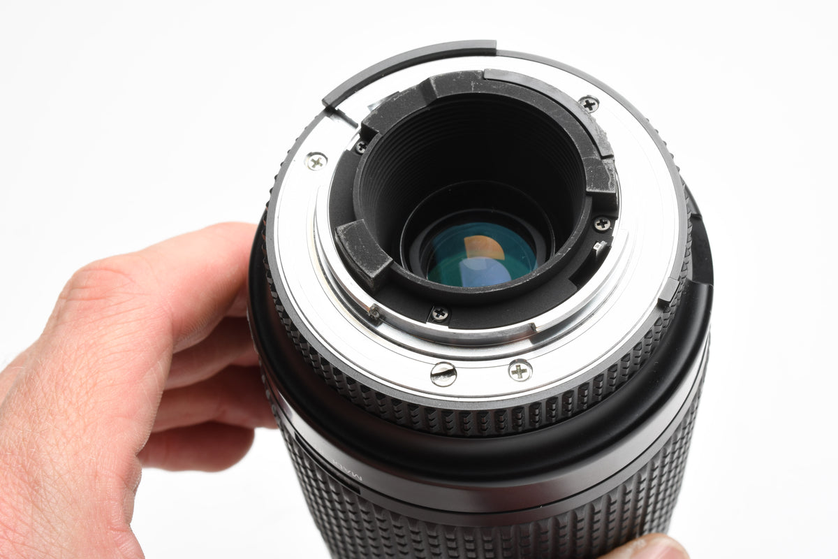 Nikon AF Zoom Nikkor 70-300mm f4-5.6G zoom, Hood+Caps+UV Clean!