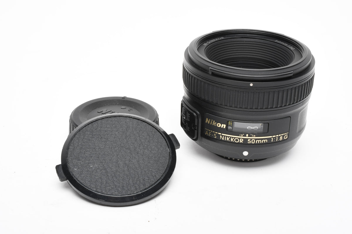 Nikon Nikkor AF-S 50mm f1.8G prime lens, caps, Very clean