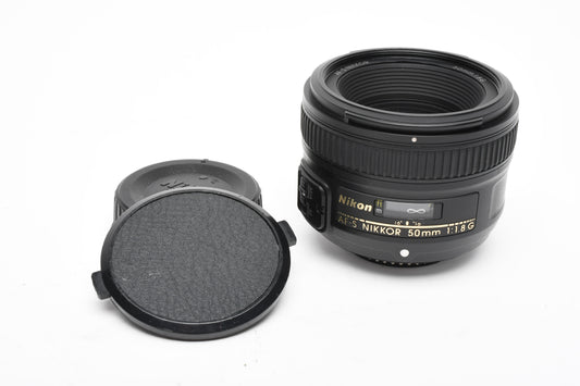 Nikon Nikkor AF-S 50mm f1.8G prime lens, caps, Very clean