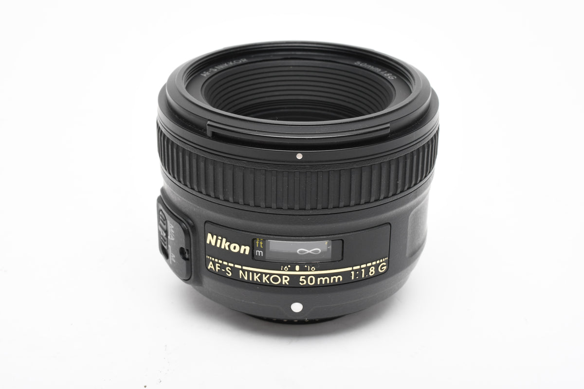 Nikon Nikkor AF-S 50mm f1.8G prime lens, caps, Very clean