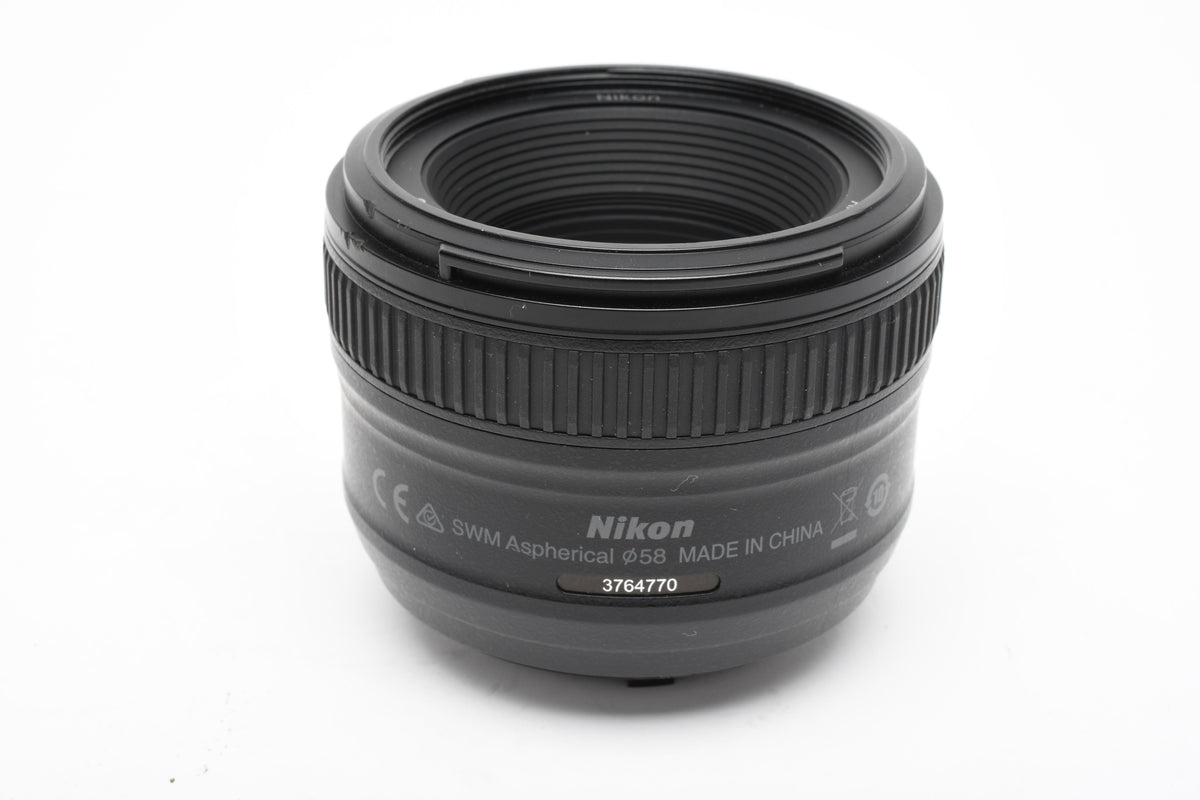 Nikon Nikkor AF-S 50mm f1.8G prime lens, caps, Very clean