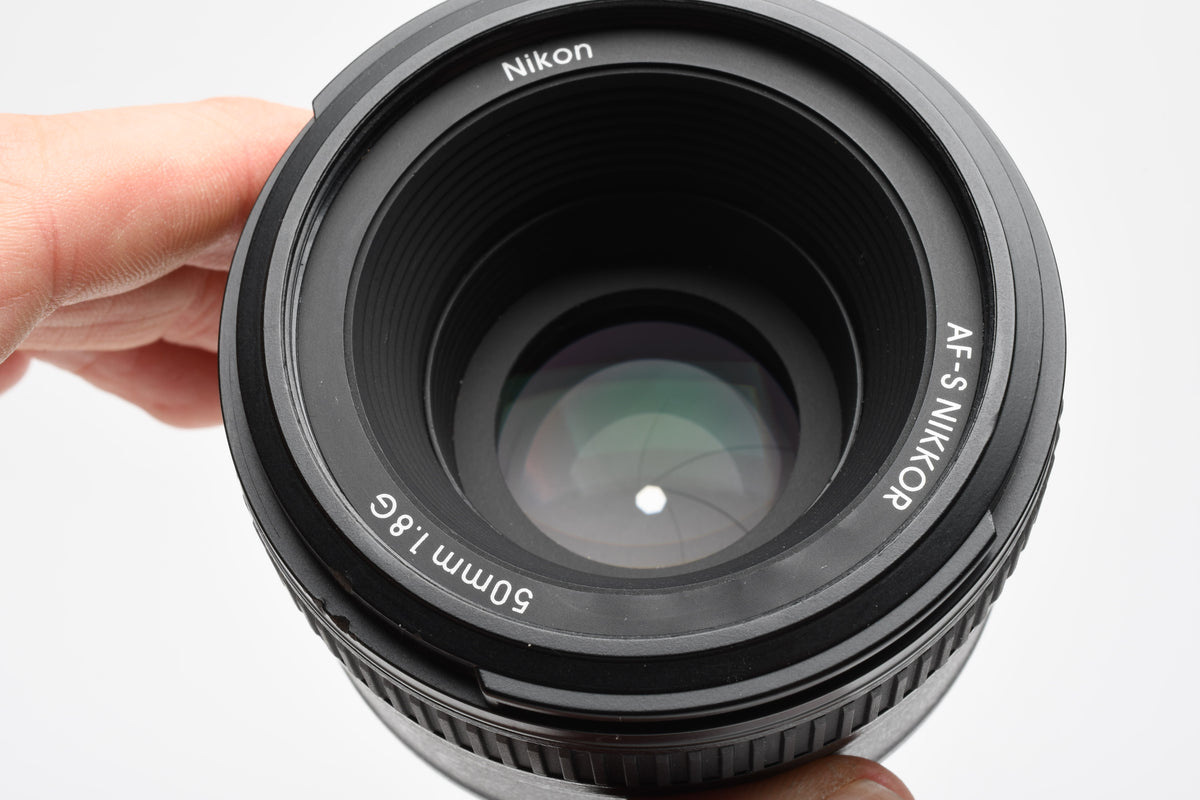 Nikon Nikkor AF-S 50mm f1.8G prime lens, caps, Very clean