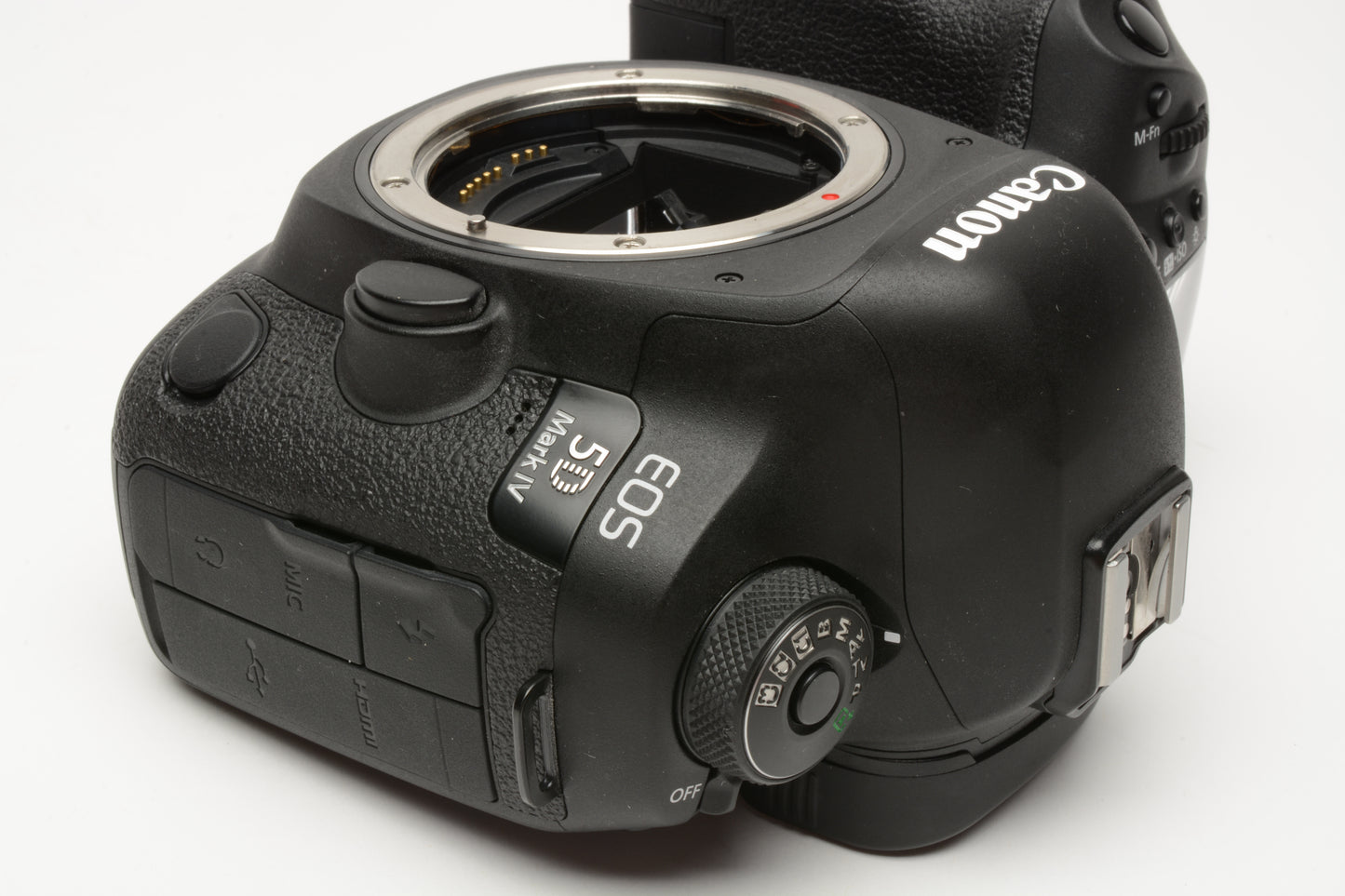 Canon EOS 5D Mark IV Body w/Batt, Charger, Only 1022 Acts! Mint- USA