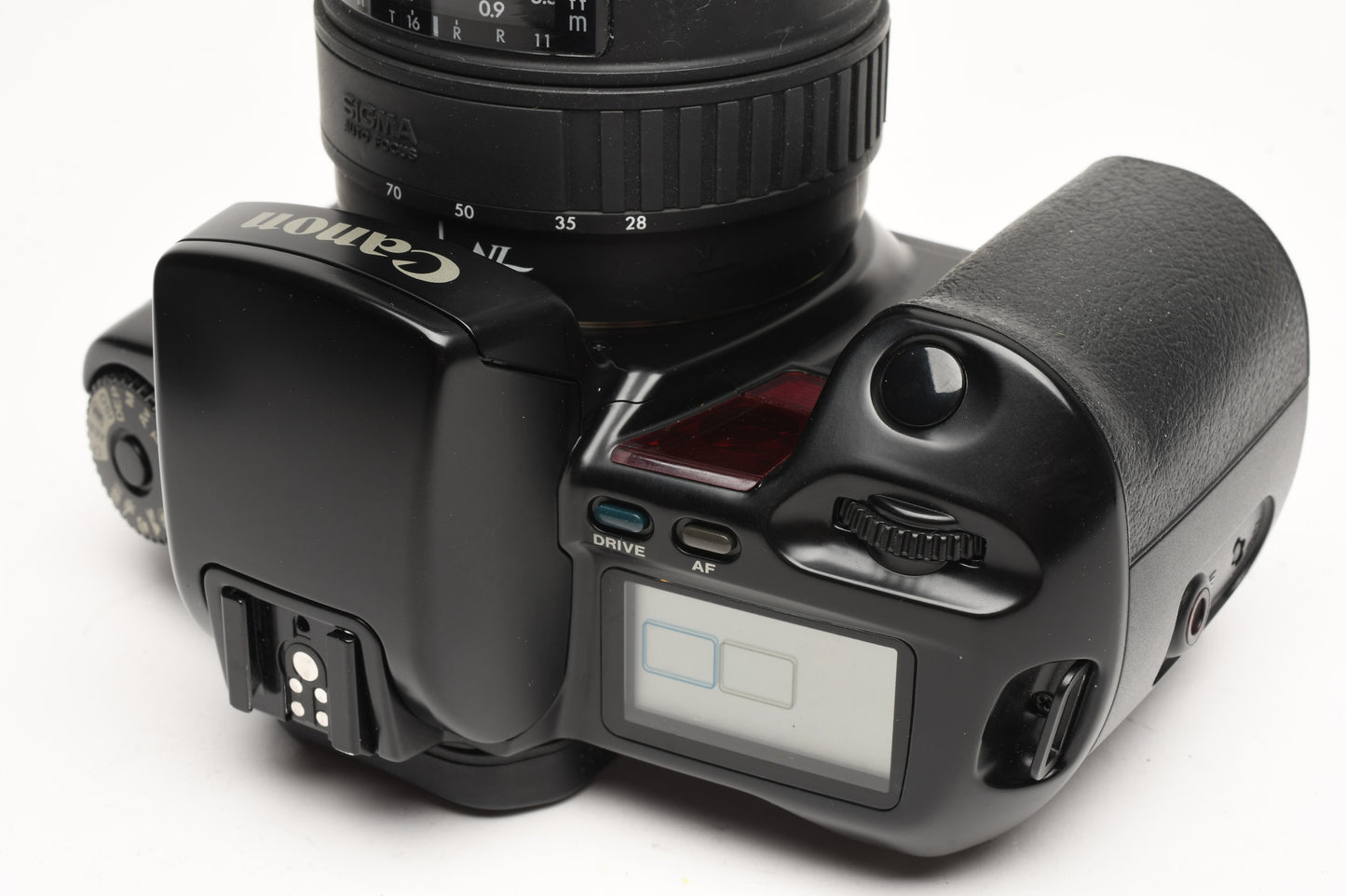 Canon EOS Elan 35mm SLR w/Sigma 28-70mm zoom, very clean, tested, Great