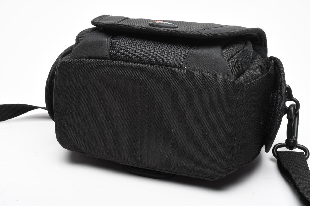 Lowepro Edit 110 compact camera case / Shoulder bag, Light use