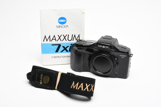 Minolta Maxxum 7xi QD 35mm SLR Body, manual, strap, Tested, Great!