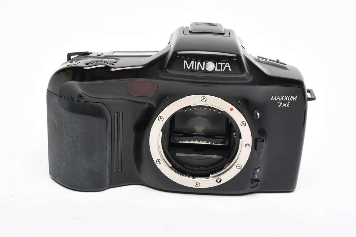 Minolta Maxxum 7xi QD 35mm SLR Body, manual, strap, Tested, Great!