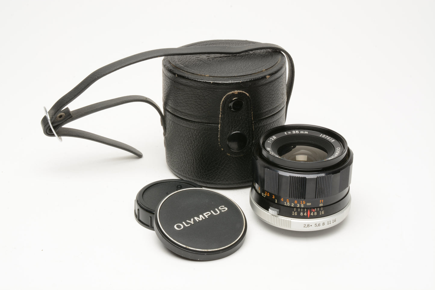 Olympus G.Zuiko Auto-W 35mm f2.8 wide lens for M42 Mount, case, caps, clean!