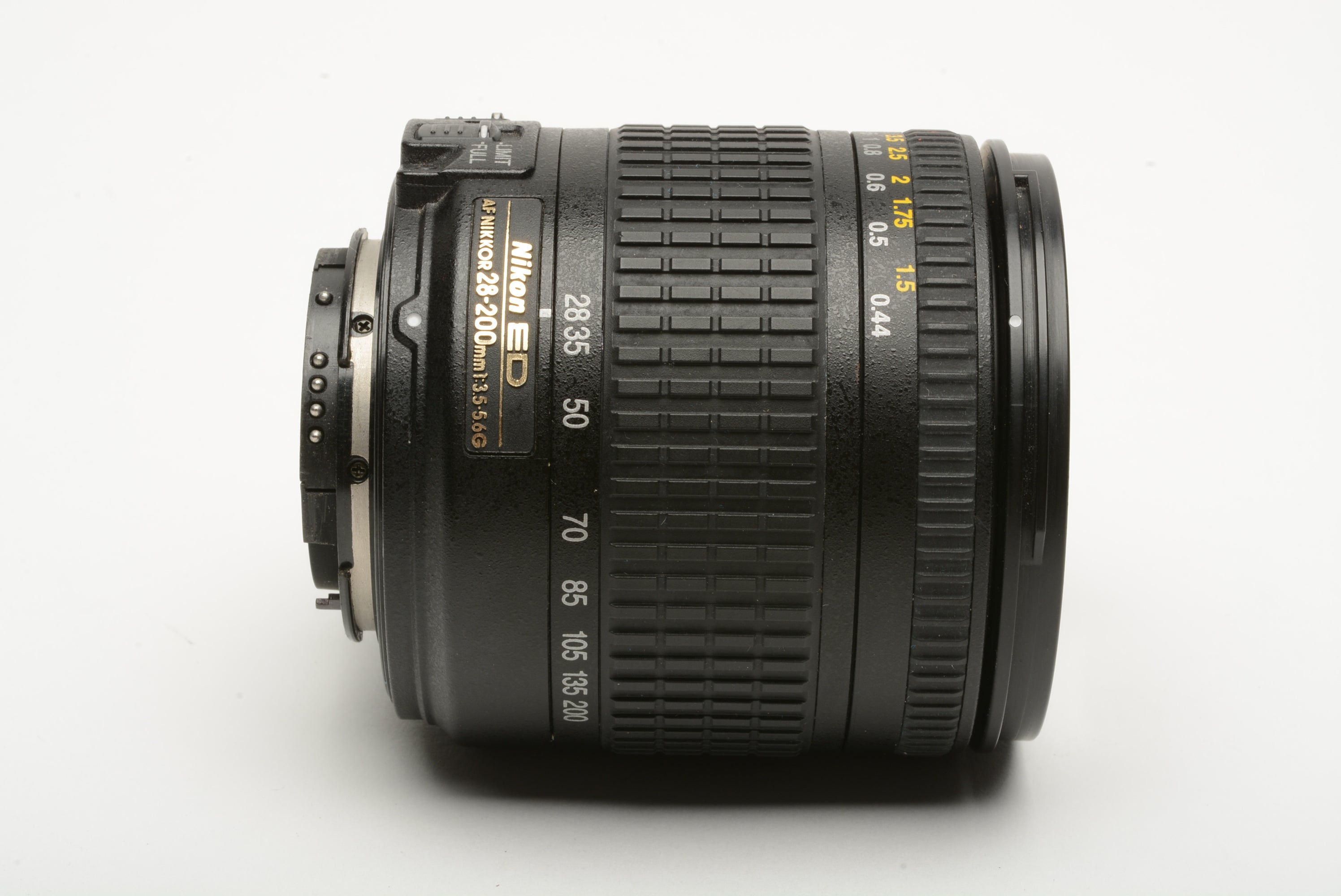 Nikon AF Nikkor 28-200mm f/3.5-5.6 G ED Lens w/Caps, clean