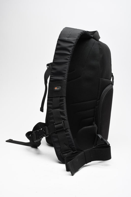 Lowepro SlingShot 102 AW sling pack, nice, clean, functional