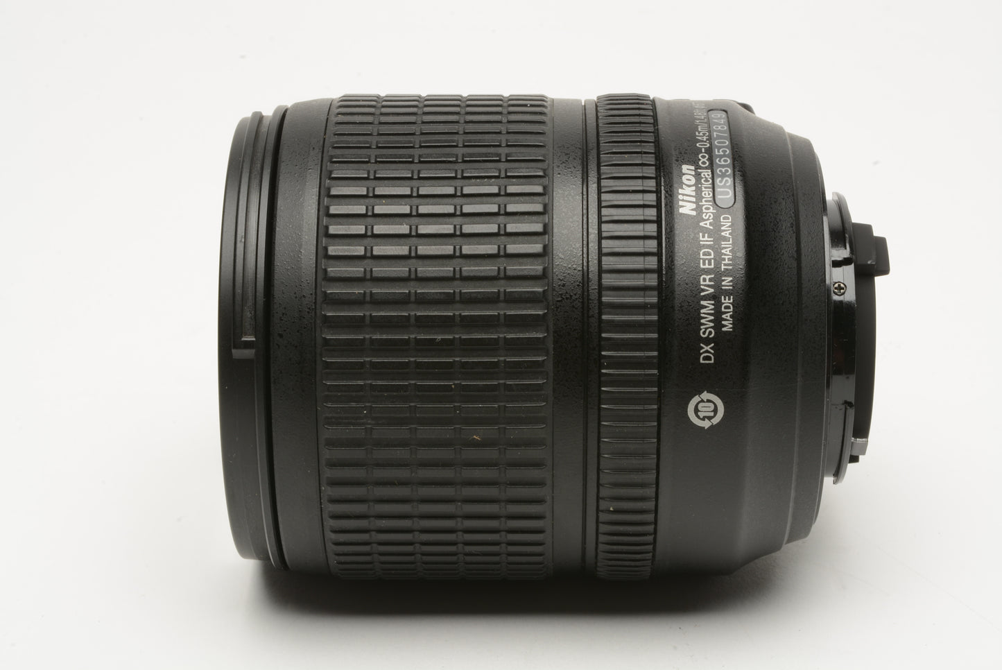 Nikon AF-S 18-105mm f3.5-5.6G ED DX VR zoom lens, hood, caps