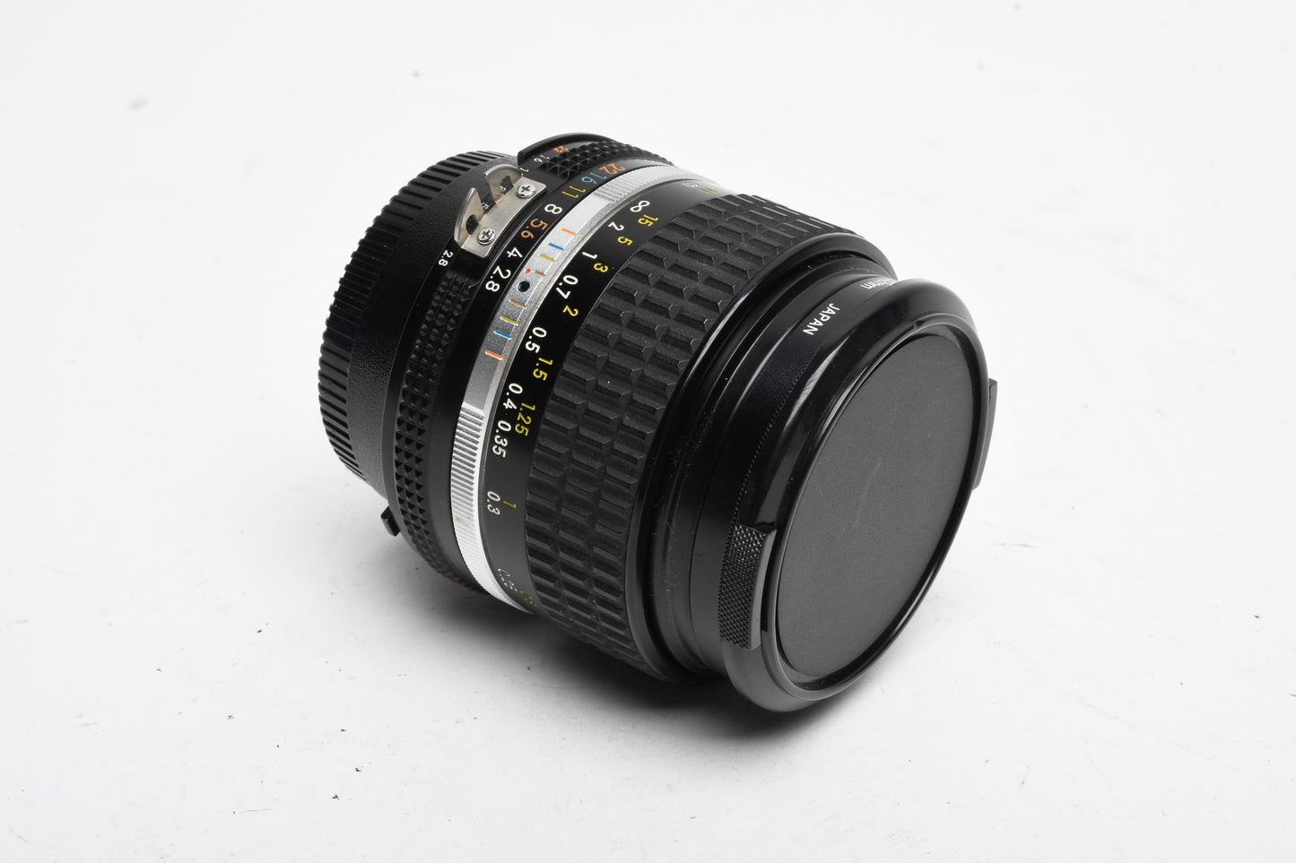 Nikon Nikkor 28mm f2.8 AIS mount lens, caps, 1A, nice & clean, Sharp!