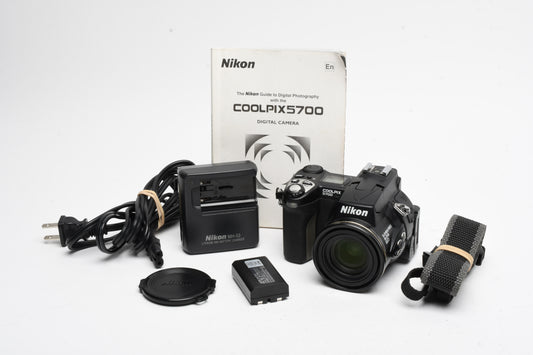 Nikon Coolpix 5700 5MP Digital Point&Shoot camera, 1GB CF, Manual