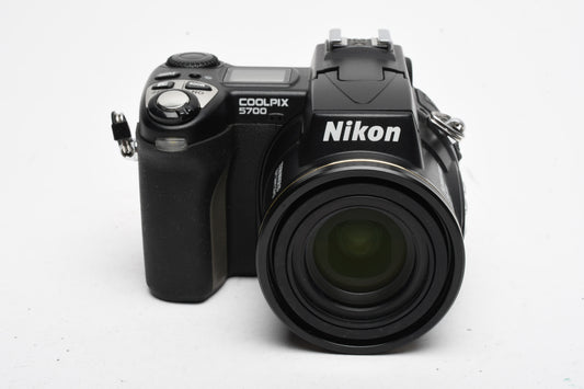 Nikon Coolpix 5700 5MP Digital Point&Shoot camera, 1GB CF, Manual
