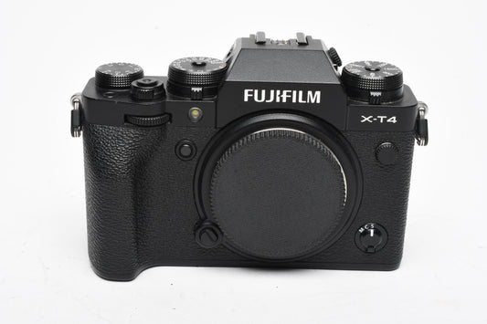 Fujifilm X-T4 Black Mirrorless body, 7548 Acts Batt+USB, Very clean, low use