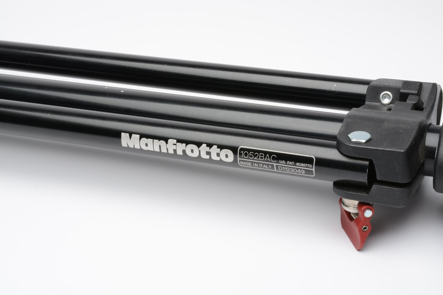 Manfrotto Bogen 1052BAC Air Cushioned Aluminum "flat" light stand, Nice!