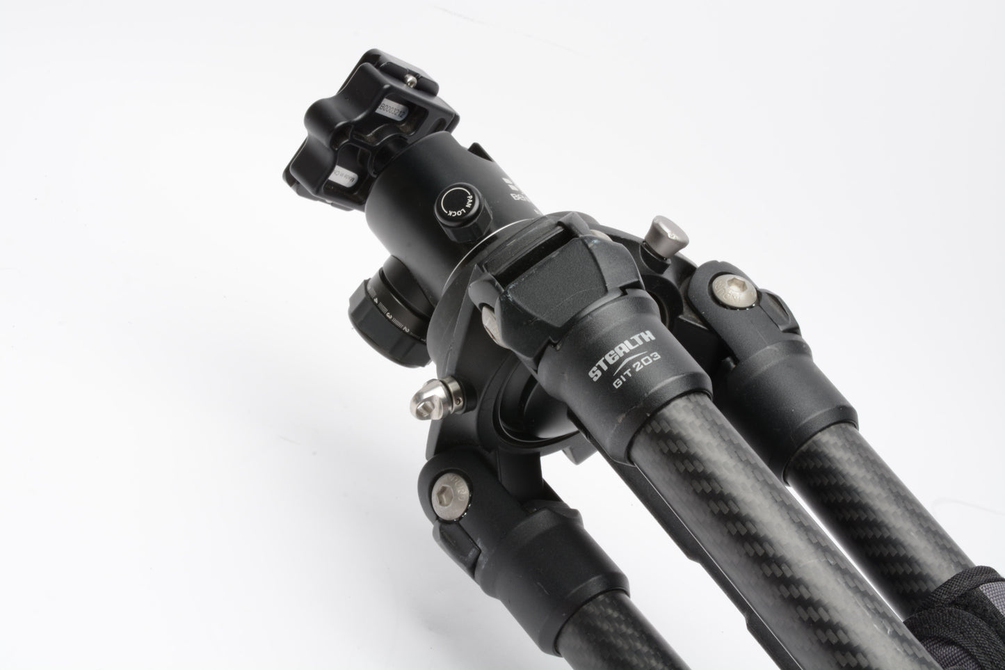 Induro GIT203 No. 2 Grand Series Stealth Carbon Fiber Tripod, 3 Sections+B2 ball Head!